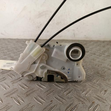 Serrure avant droit TOYOTA YARIS 3