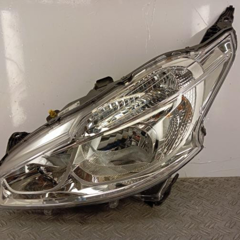 Optique avant principal gauche (feux)(phare) PEUGEOT 208 1