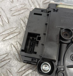 Leve vitre electrique avant droit VOLKSWAGEN POLO 5 Photo n°3