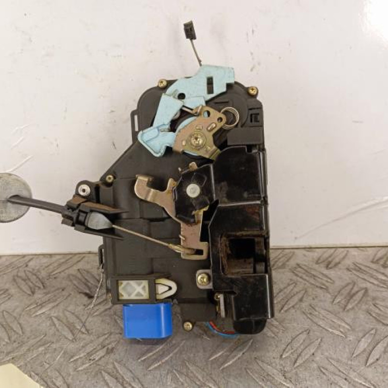 Serrure avant droit VOLKSWAGEN TOURAN 1