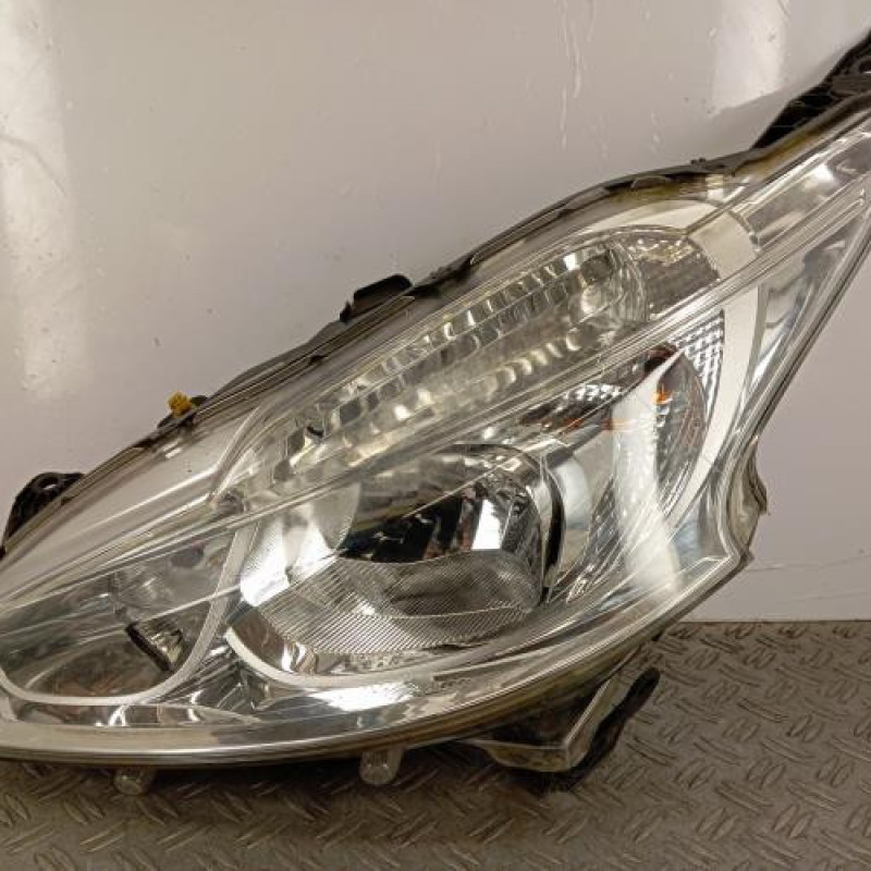 Optique avant principal gauche (feux)(phare) PEUGEOT 208 1