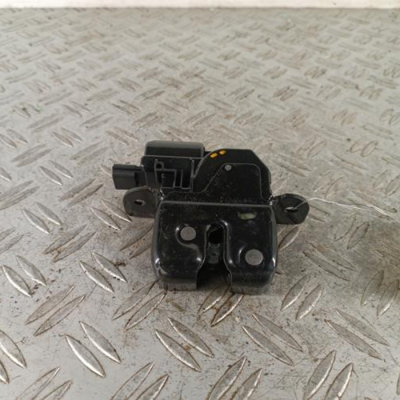 Serrure de hayon RENAULT CLIO 4 Serrure de hayon RENAULT CLIO 4