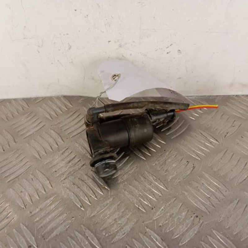 Pompe lave glace avant PEUGEOT 208 1 Pompe lave glace avant PEUGEOT 208 1