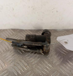 Pompe lave glace avant PEUGEOT 208 1