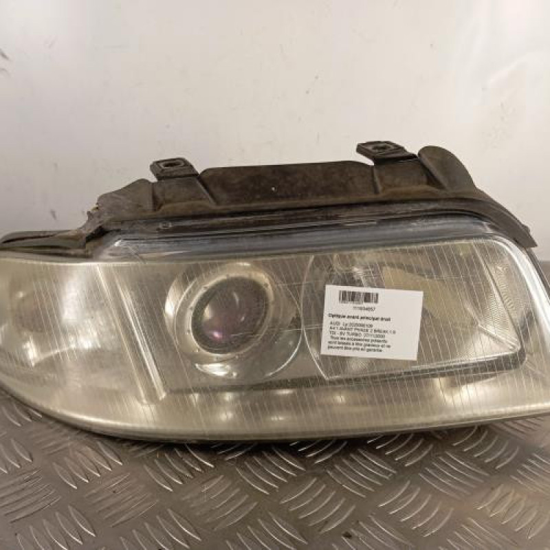 Optique avant principal droit (feux)(phare) AUDI A4 1
