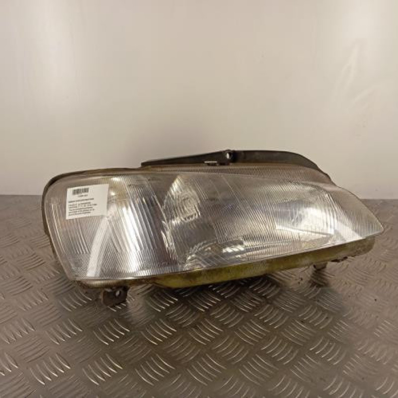 Optique avant principal droit (feux)(phare) PEUGEOT 106