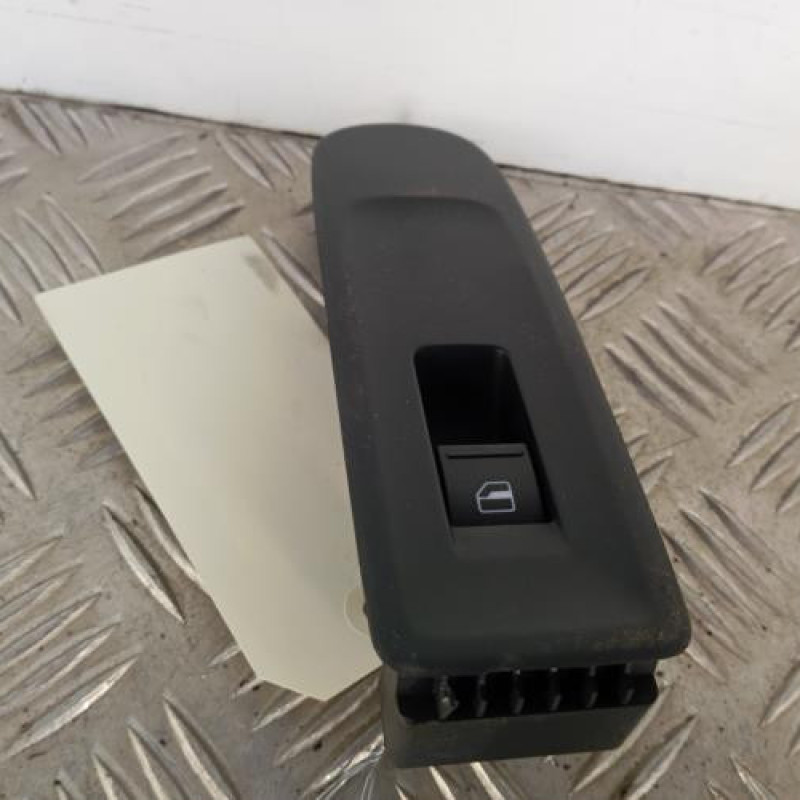 Interrupteur de leve vitre avant droit VOLKSWAGEN GOLF 6