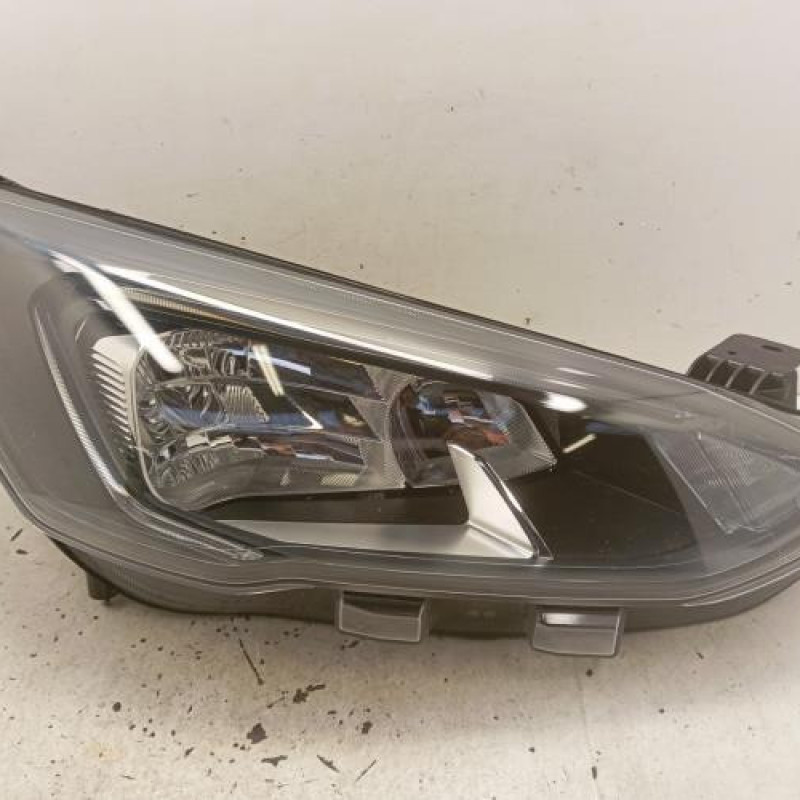 Optique avant principal droit (feux)(phare) FORD FOCUS 4