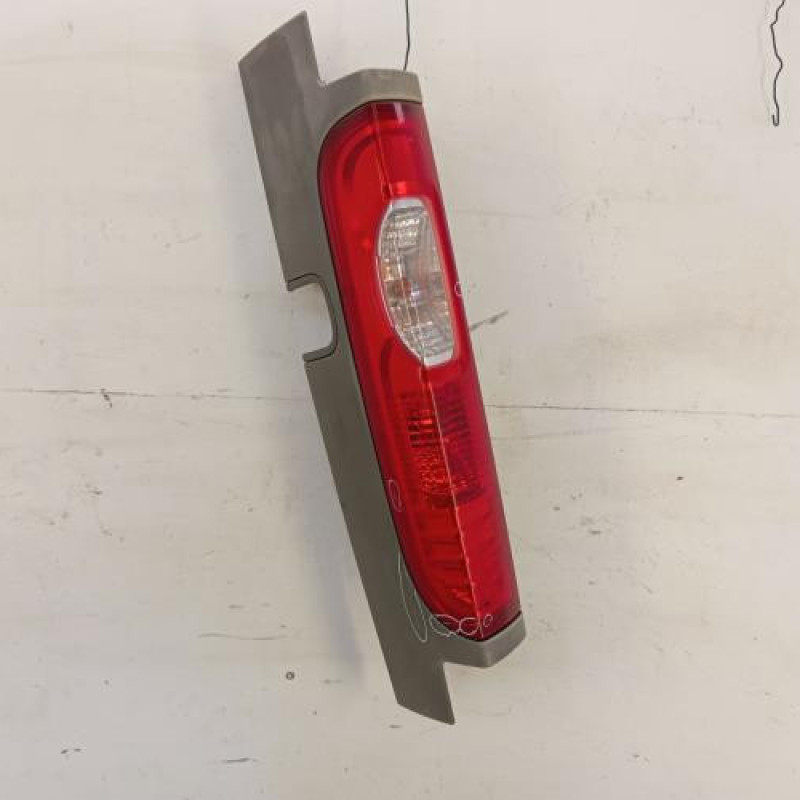 Feu arriere principal droit (feux) RENAULT TRAFIC 2