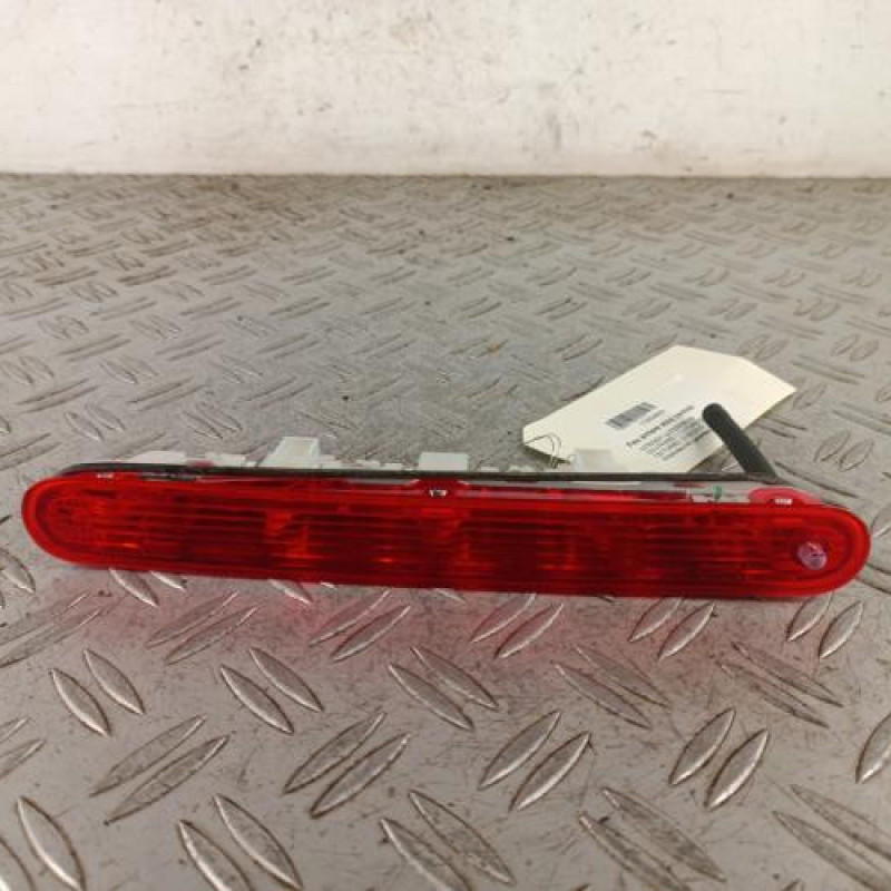 Feu arriere stop central CITROEN C3 3 Feu arriere stop central CITROEN C3 3