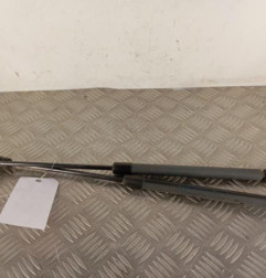 Verin de coffre OPEL CORSA C Photo n°1