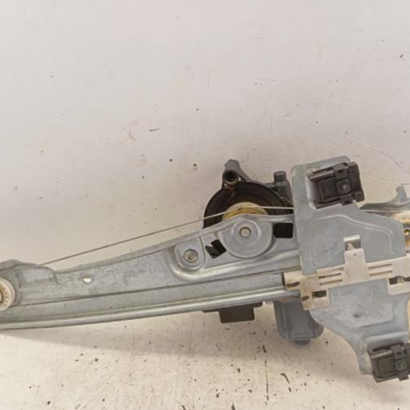 Leve vitre electrique arriere gauche PEUGEOT 2008 1