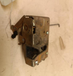 Serrure avant droit CITROEN SAXO