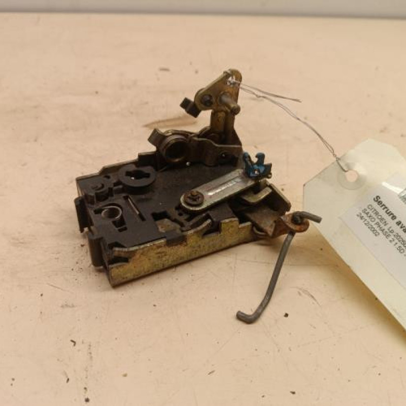 Serrure avant gauche CITROEN SAXO