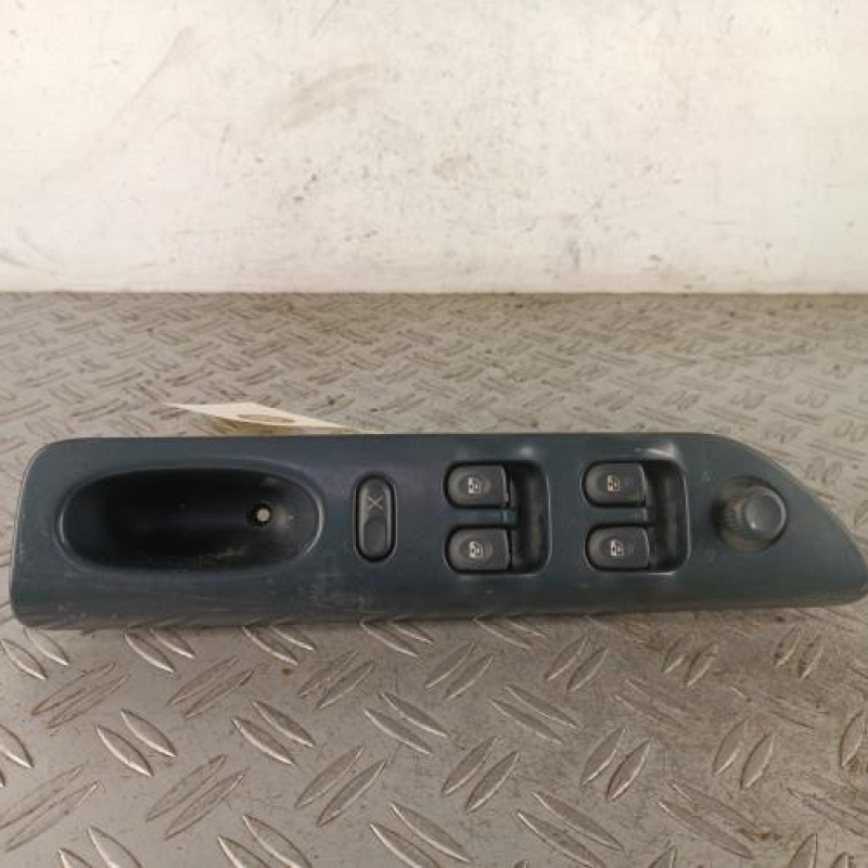 Interrupteur de leve vitre avant gauche RENAULT LAGUNA 1