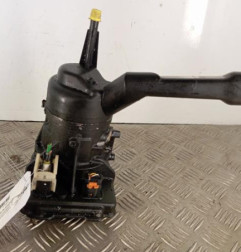 Pompe de direction PEUGEOT 308 1 SW Photo n°1