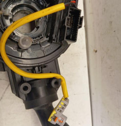 Com (Bloc Contacteur Tournant+Commodo Essuie Glace+Commodo Phare) HYUNDAI KONA Photo n°4