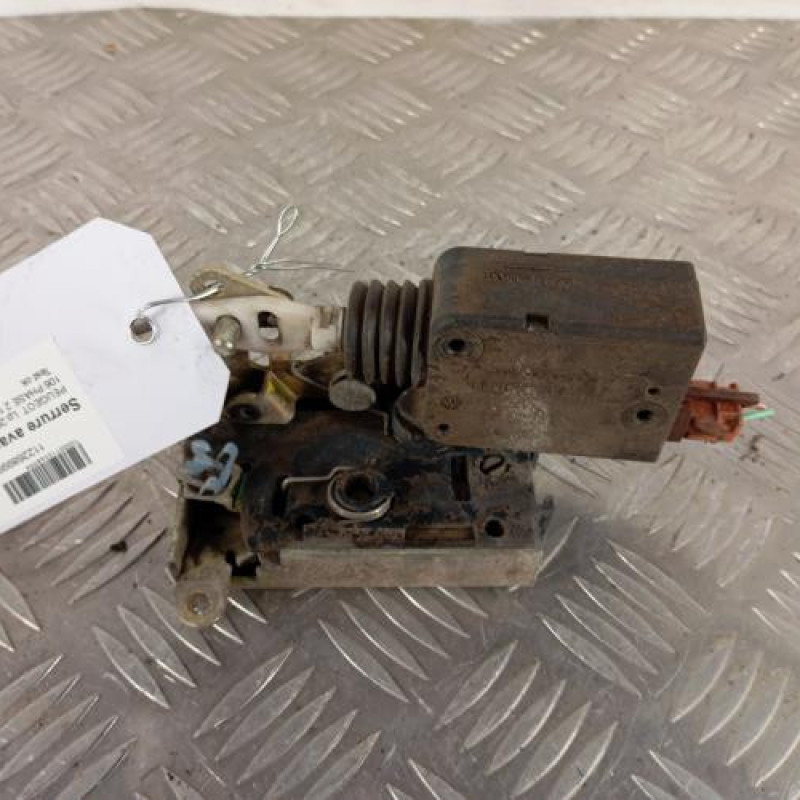 Serrure avant droit PEUGEOT 106