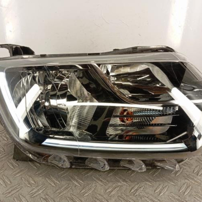 Optique avant principal droit (feux)(phare) DACIA DUSTER 2