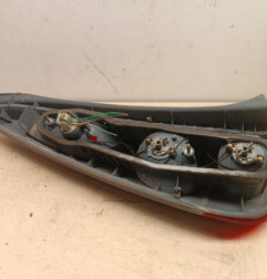 Feu arriere principal droit (feux) TOYOTA YARIS VERSO Photo n°3