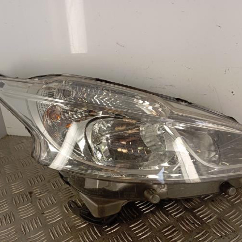 Optique avant principal droit (feux)(phare) PEUGEOT 208 1