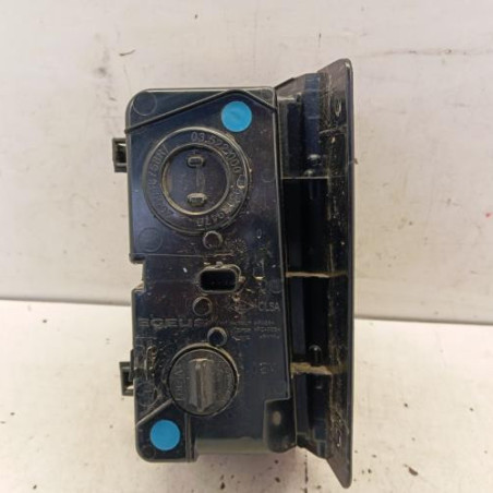 Feu de pare choc arriere droit RENAULT TRAFIC 3 COURT