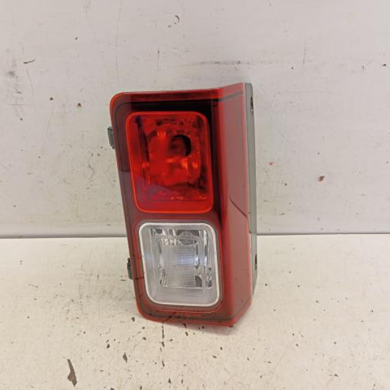 Feu de pare choc arriere gauche RENAULT TRAFIC 3 COURT