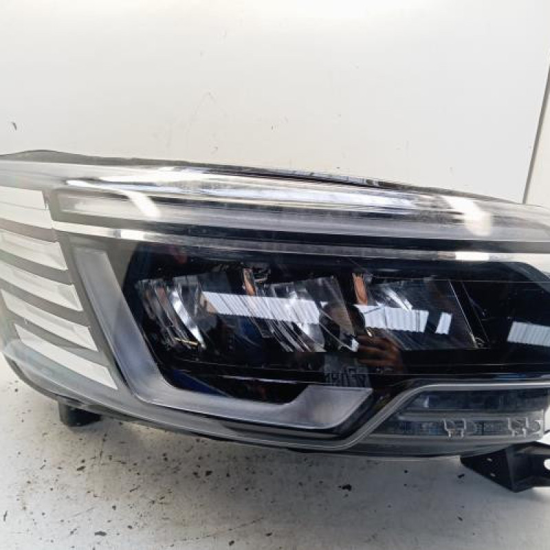 Optique avant principal droit (feux)(phare) RENAULT TRAFIC 3 COURT
