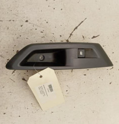 Interrupteur de leve vitre arriere droit PEUGEOT 308 3 Photo n°1