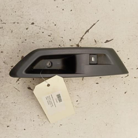Interrupteur de leve vitre arriere droit PEUGEOT 308 3 Photo n°1