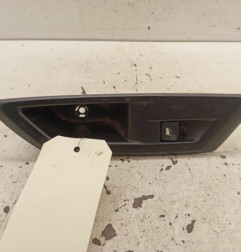 Interrupteur de leve vitre arriere gauche PEUGEOT 308 3 Photo n°1