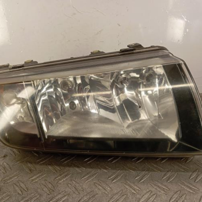 Optique avant principal droit (feux)(phare) SKODA FABIA 1