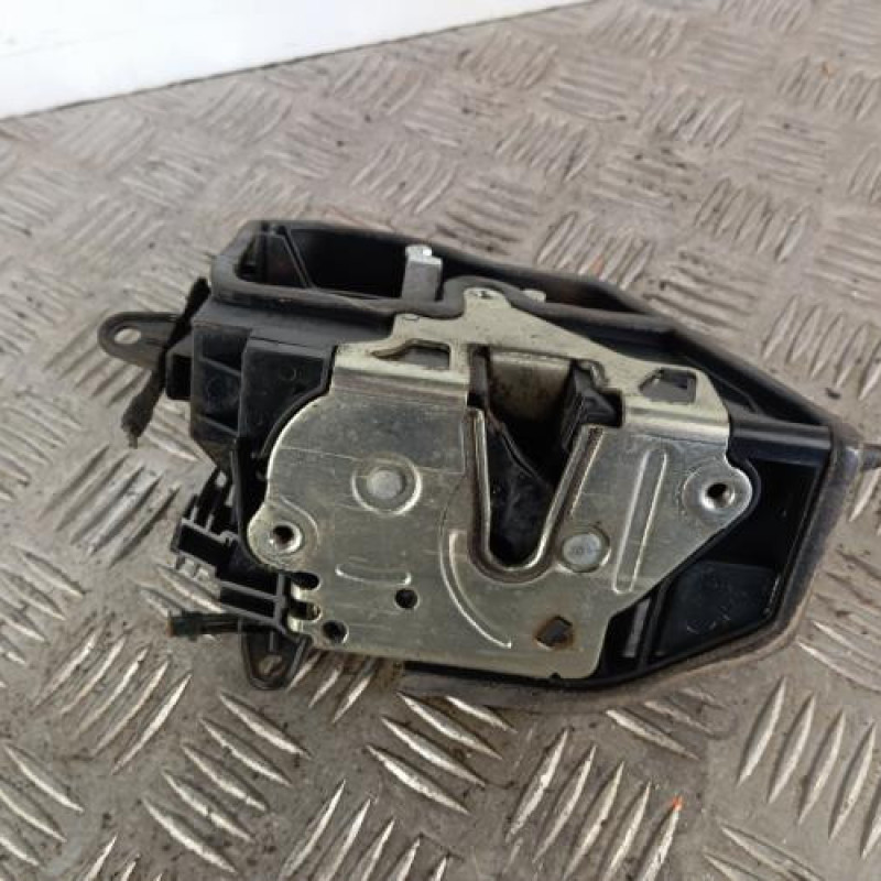 Serrure avant droit BMW SERIE 1 E87