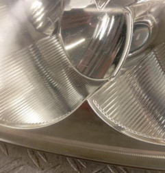 Optique avant principal gauche (feux)(phare) TOYOTA AVENSIS 1