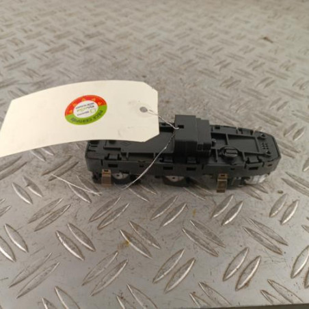 Interrupteur de leve vitre avant gauche RENAULT CLIO 5