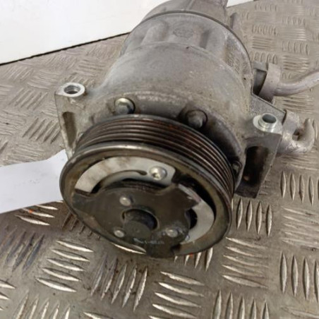 Compresseur clim VOLKSWAGEN TOURAN 2