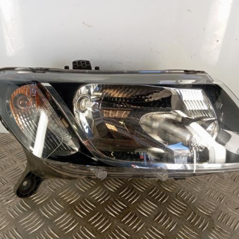 Optique avant principal droit (feux)(phare) DACIA SANDERO 2