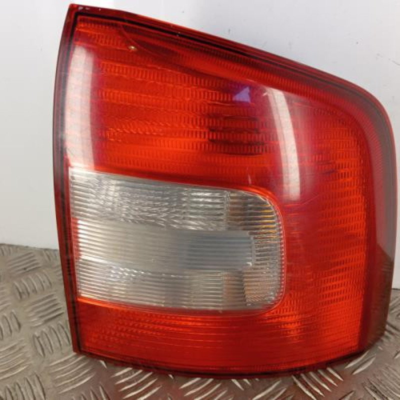 Feu arriere principal droit (feux) SKODA OCTAVIA 2