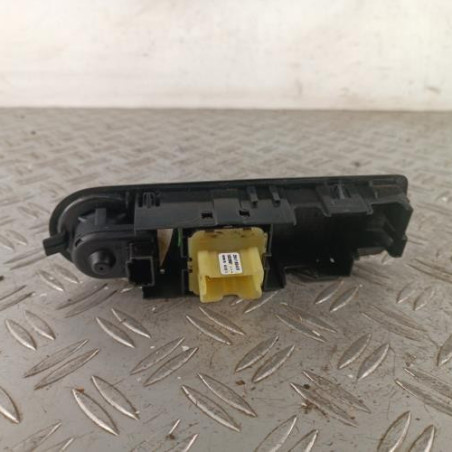 Interrupteur de leve vitre avant gauche RENAULT CLIO 4