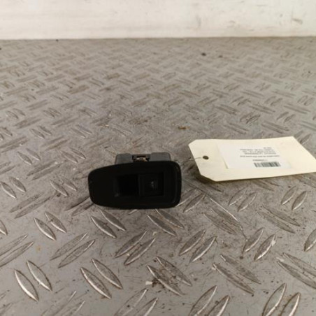 Interrupteur de leve vitre avant droit RENAULT CLIO 5 Photo n°1