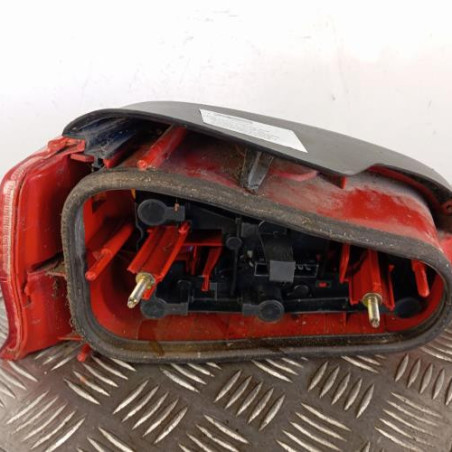 Feu arriere principal droit (feux) PEUGEOT 106