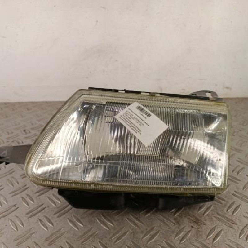 Optique avant principal gauche (feux)(phare) CITROEN SAXO
