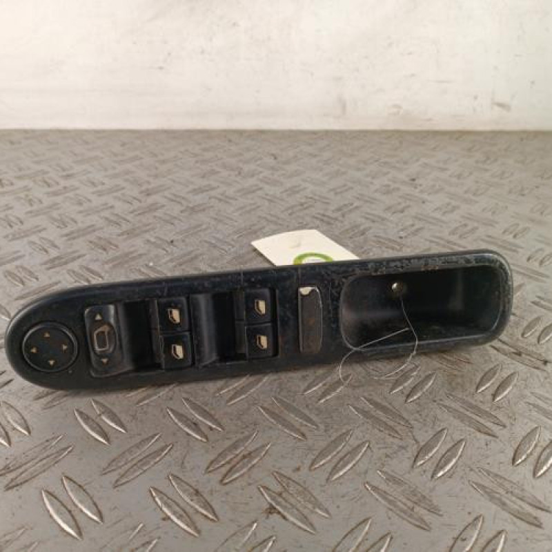 Interrupteur de leve vitre avant gauche PEUGEOT 307