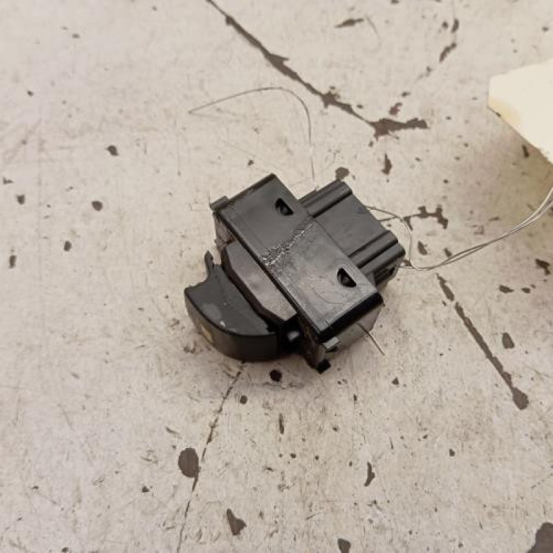 Interrupteur de leve vitre avant gauche CITROEN BERLINGO 2