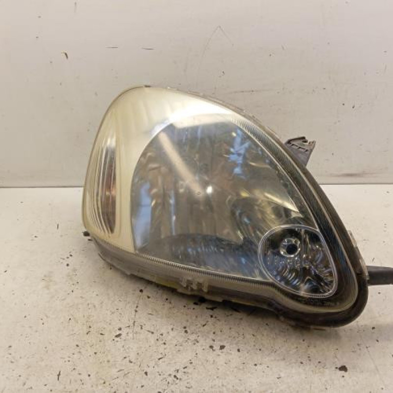 Optique avant principal droit (feux)(phare) TOYOTA YARIS 1