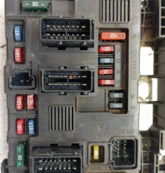 Boitier servitude moteur (BSM) CITROEN C5 1 Photo n°3