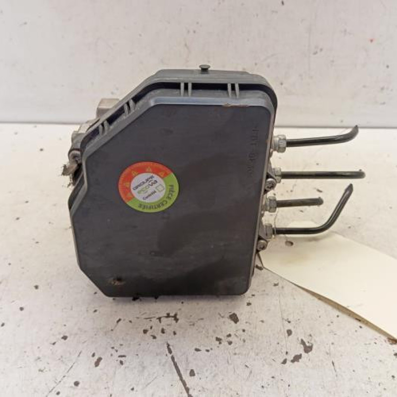 Bloc ABS (freins anti-blocage) TOYOTA RAV4 4