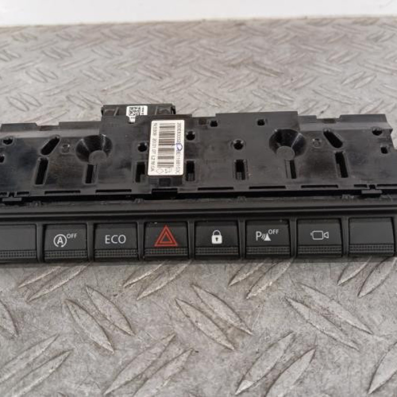 Bouton de warning DACIA DUSTER 2