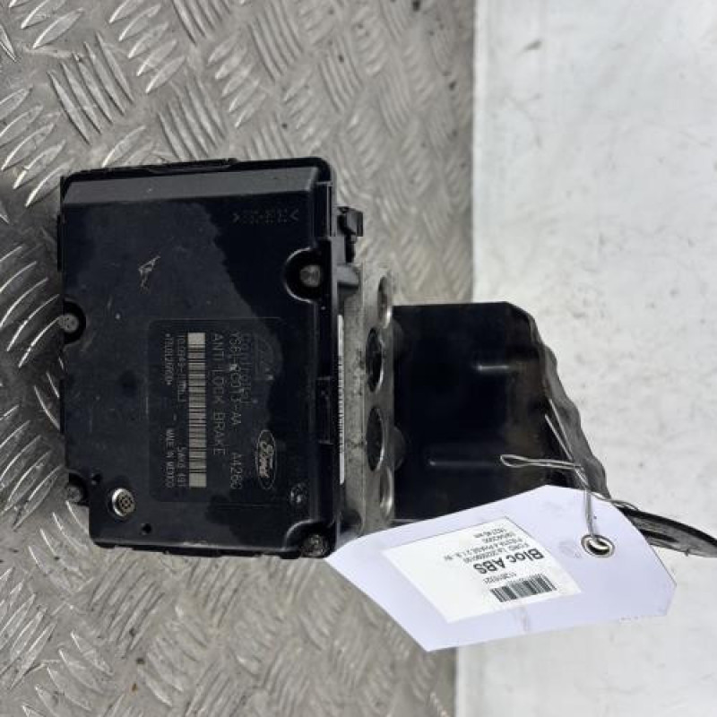 Bloc ABS (freins anti-blocage) FORD FIESTA 4