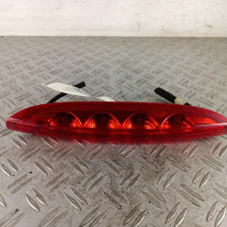 Feu arriere stop central PEUGEOT 208 1 Photo n°1